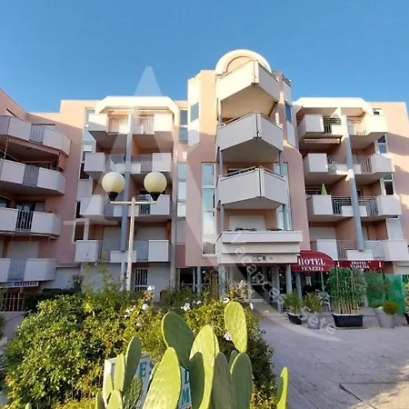 Avec Terrasse A 2 Min Des Plages A Pied