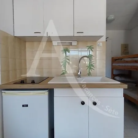 Avec Terrasse A 2 Min Des Plages A Pied Apartment *